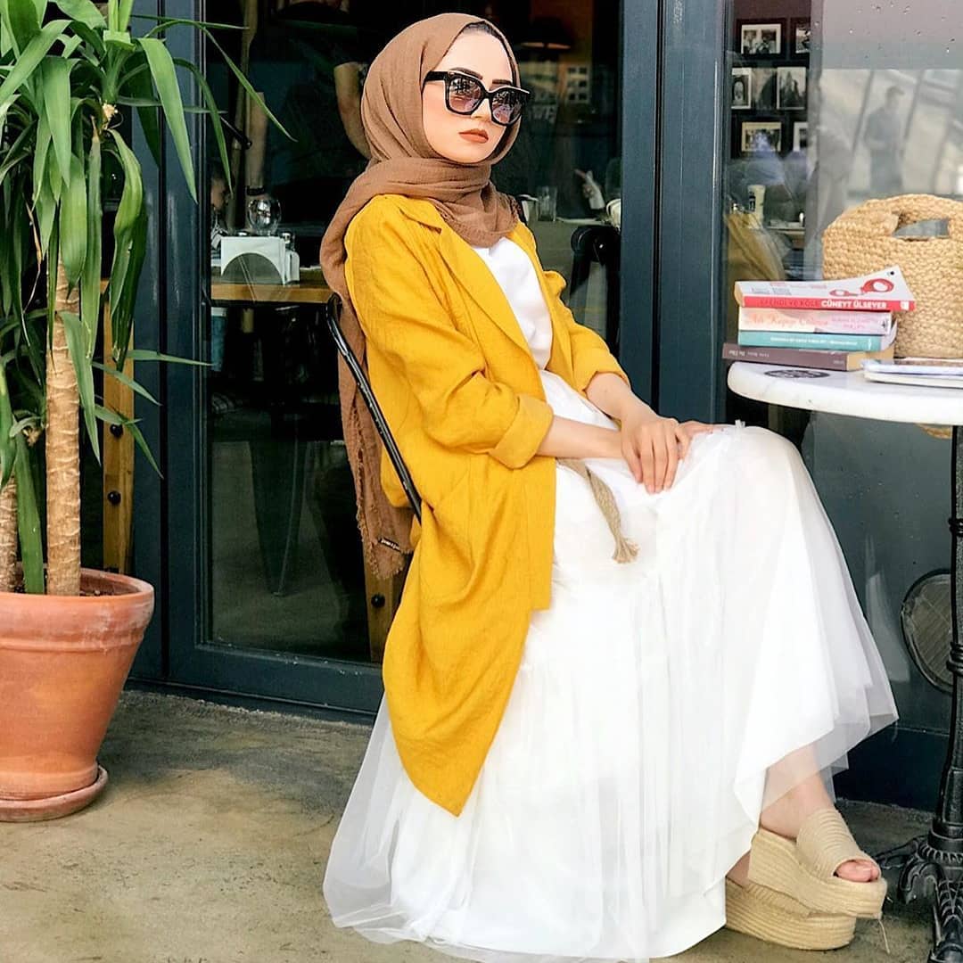 Pastel Favorites: All The Ways To Wear Yellow - Hijab Fashion Inspiration