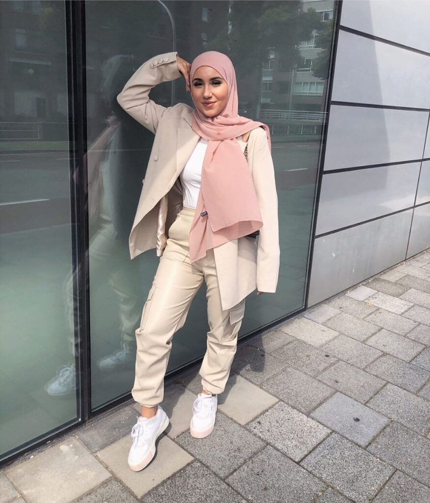 Blogger Of The Week: Emaan Taha aka @fashionbyiems - Hijab Fashion ...
