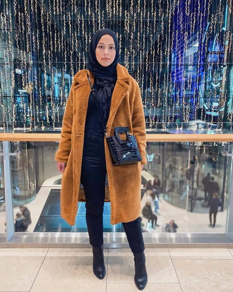 Blogger Of The Week: Laila aka @lailatahri - Hijab Fashion Inspiration