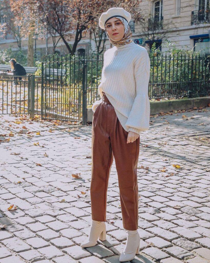 15 Looks That Prove Brown Pants Add So Much Style - Hijab Fashion  Inspiration