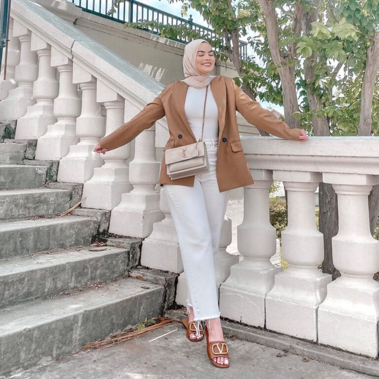 Omaya Zein's Everyday Casual Outfit Ideas - Hijab Fashion Inspiration